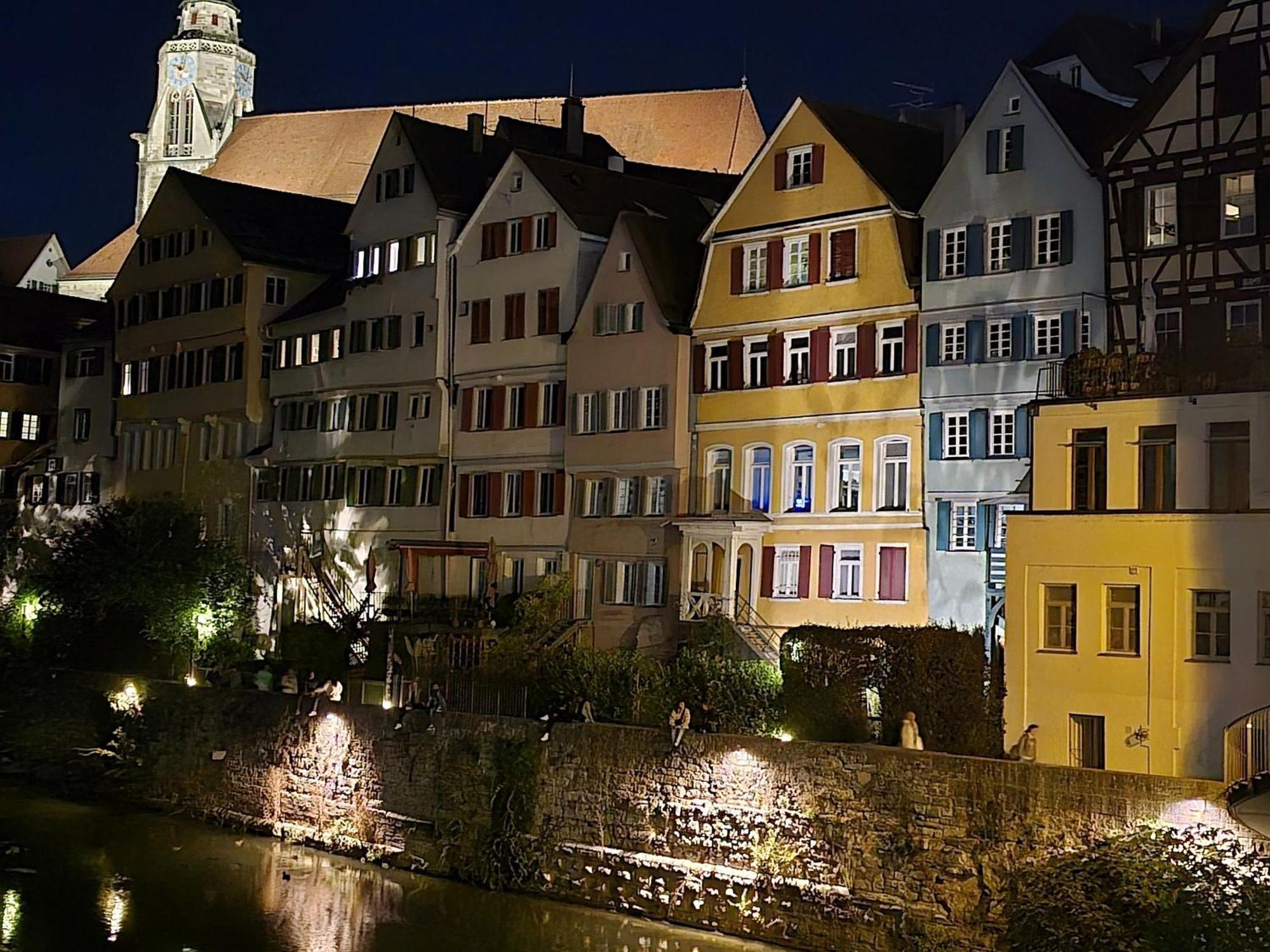 Stadtnahes Gaestezimmer Im Penthouse Bei Esi *