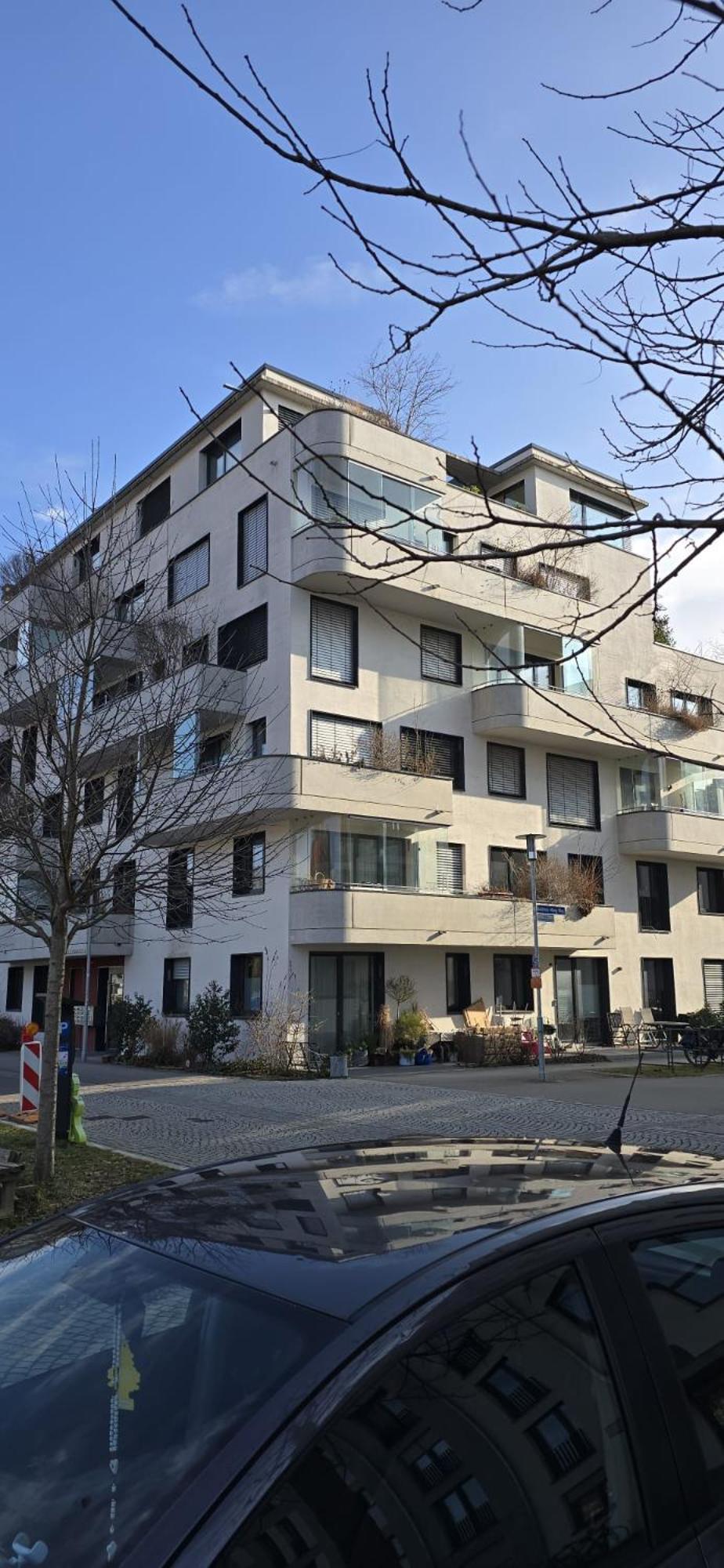 Homestay Stadtnahes Gaestezimmer Im Penthouse Bei Esi Tuebingen