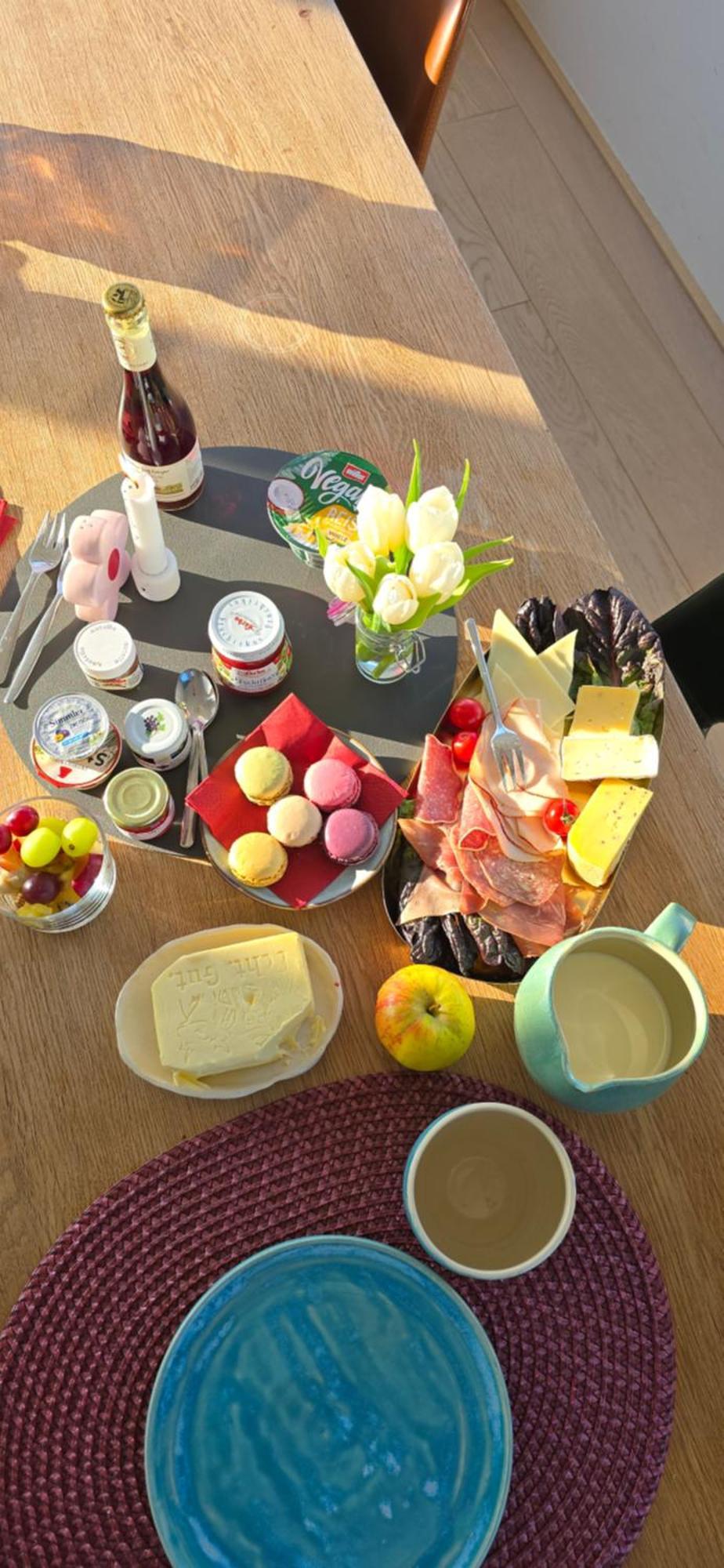 Homestay Stadtnahes Gaestezimmer Im Penthouse Bei Esi *